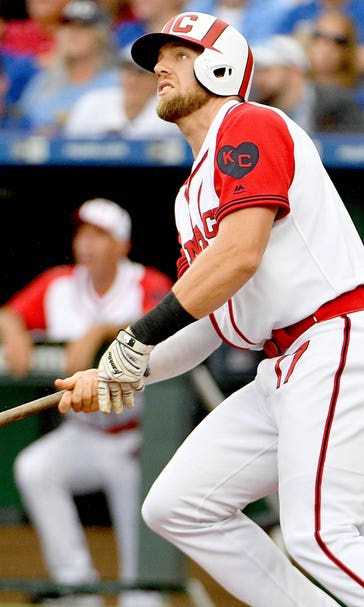 Dozier's homer supports Bailey as Royals top Twins 6-1
